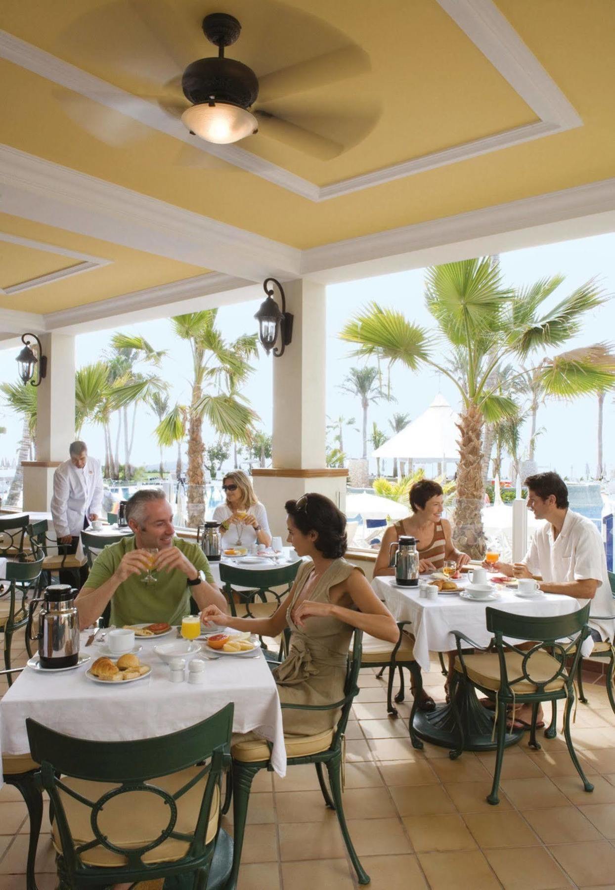 Riu Palace Tres Islas Коралео Екстериор снимка